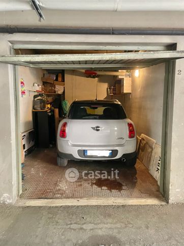 Box/posto auto in residenziale in Piazzale di Porta Romana