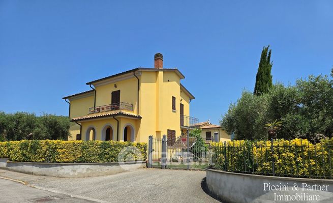 Villa in residenziale in Via delle Vigne