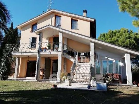 Casa indipendente in residenziale in Contrada San Venanzo 14