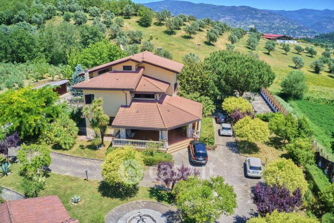 Villa in residenziale in Via Grancida