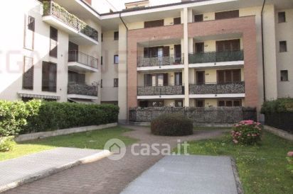 Box/posto auto in residenziale in Via Luigi Canonica 20