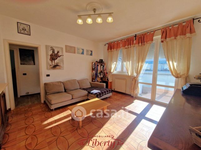 Appartamento in residenziale in Via Alceste de Ambris 42