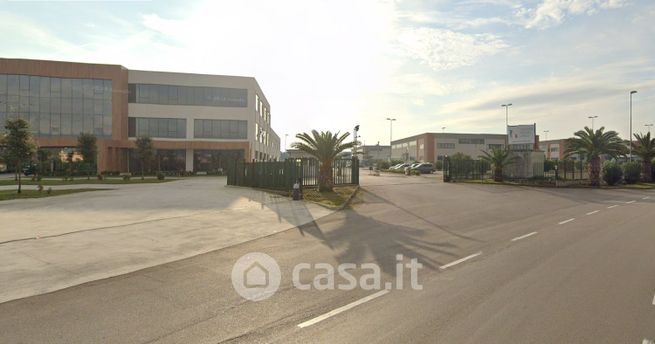 Capannone in commerciale in Strada Consortile