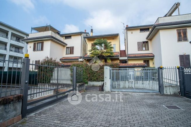 Appartamento in residenziale in Via Giovanni Pascoli 26