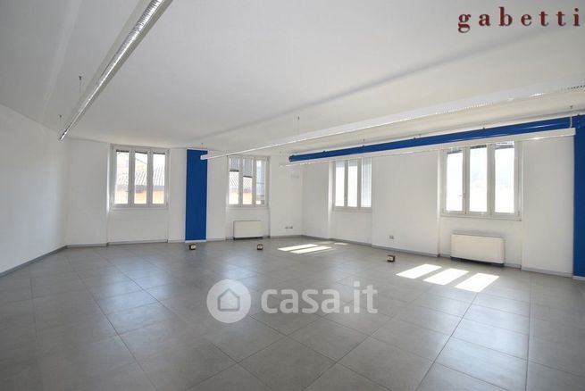 Ufficio in commerciale in Via Giuseppe Mazzini 35 -67
