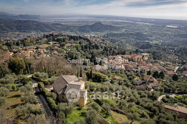 Villa in residenziale in 