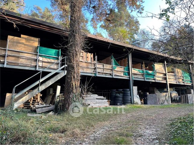 Terreno agricolo in commerciale in Via Lentate