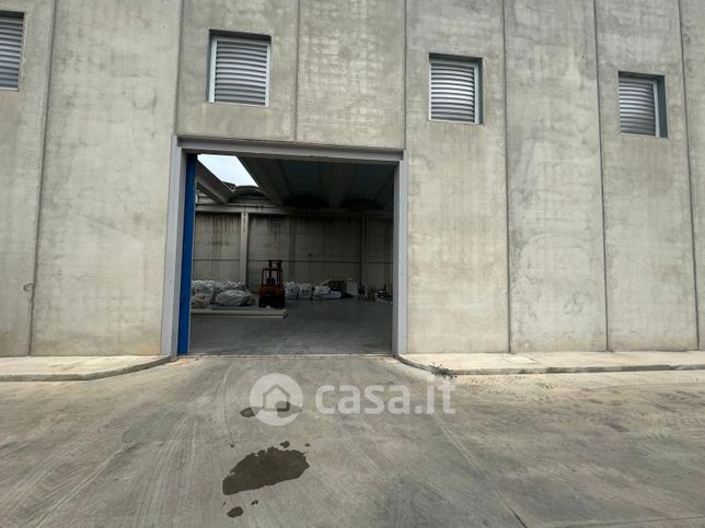 Capannone in commerciale in Via Giuseppe Sciuti