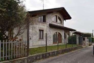 Villa in residenziale in Via Don Sturzo