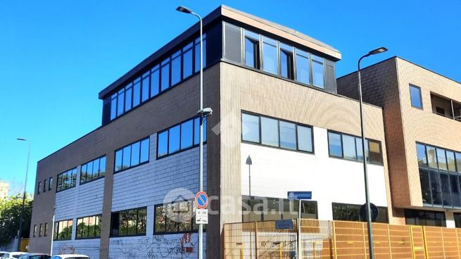 Ufficio in commerciale in Via Socrate 26
