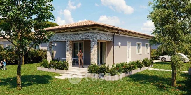 Casa indipendente in residenziale in Via Crociale 50
