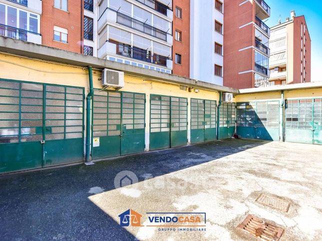 Box/posto auto in residenziale in Via Castelgomberto 125 125
