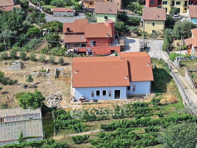 Casa bi/trifamiliare in residenziale in Strada Provinciale 453