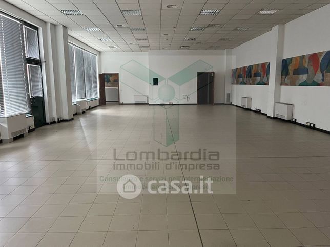 Ufficio in commerciale in Via Carlo Cattaneo 3 A