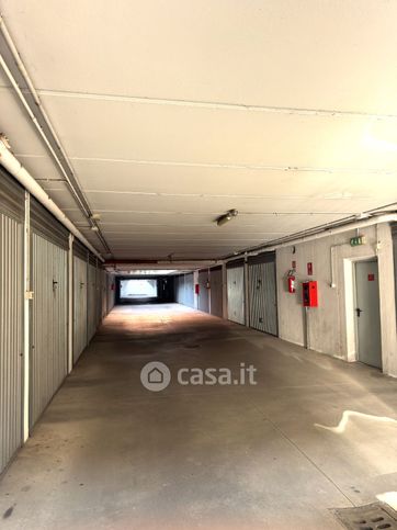 Box/posto auto in residenziale in Via Valpolicella