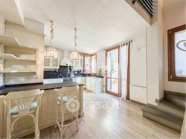 Appartamento in residenziale in Via Pier Fortunato Calvi 35