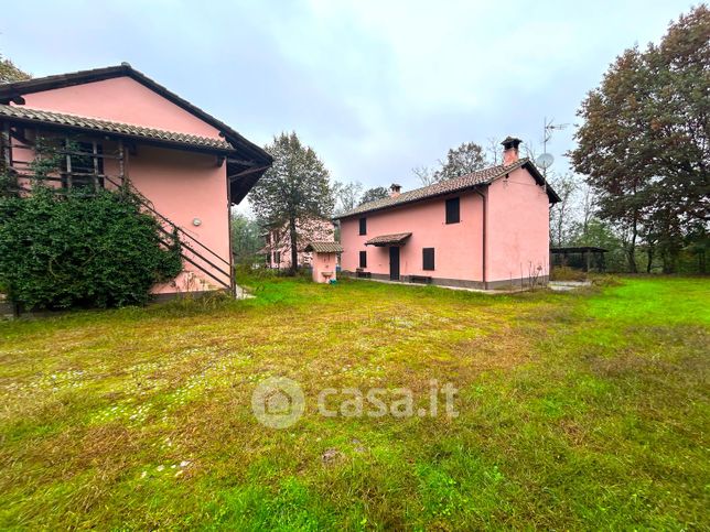 Casa indipendente in residenziale in Via baraggia