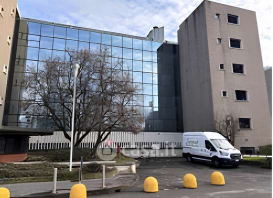 Ufficio in commerciale in Strada 6