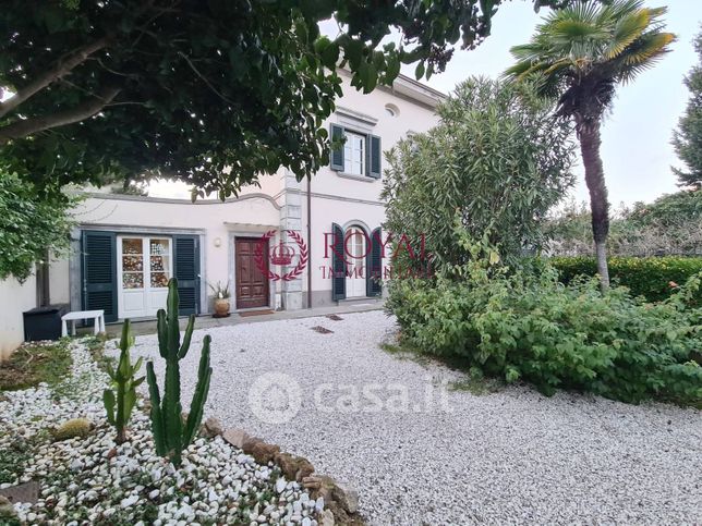 Villa in residenziale in Via di Montenero
