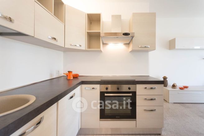Appartamento in residenziale in Viale Sondrio 7