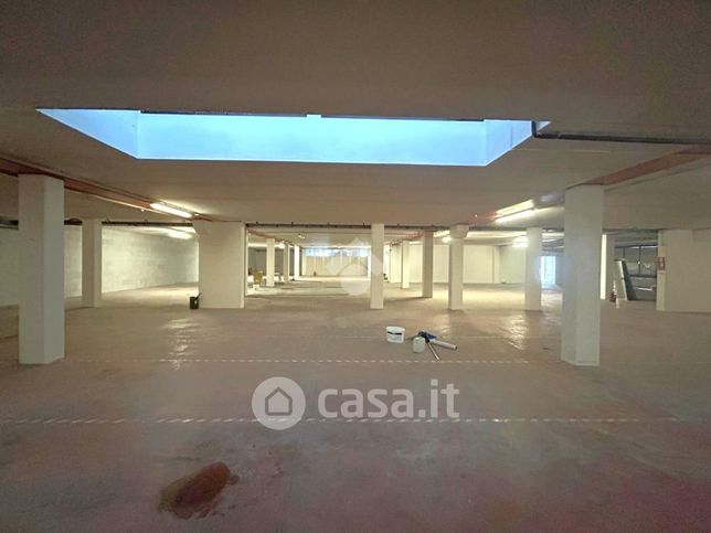 Capannone in commerciale in Via Mezzavia 180