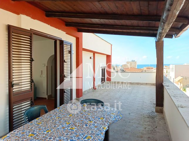 Attico/mansarda in residenziale in Via Archimede 8
