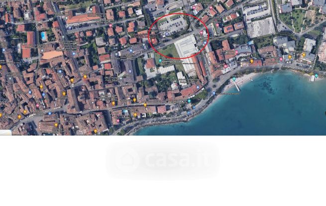 Box/posto auto in residenziale in Via Scavi Romani