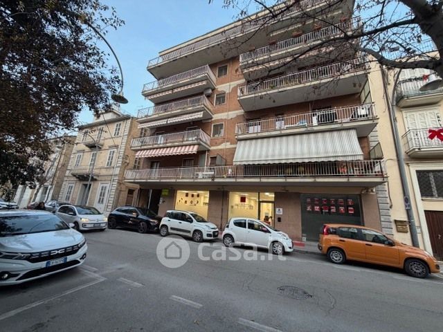 Box/posto auto in residenziale in Via Ugo Bassi 87