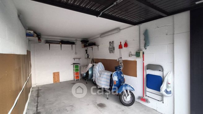 Garage/posto auto in residenziale in Via Carnia 123