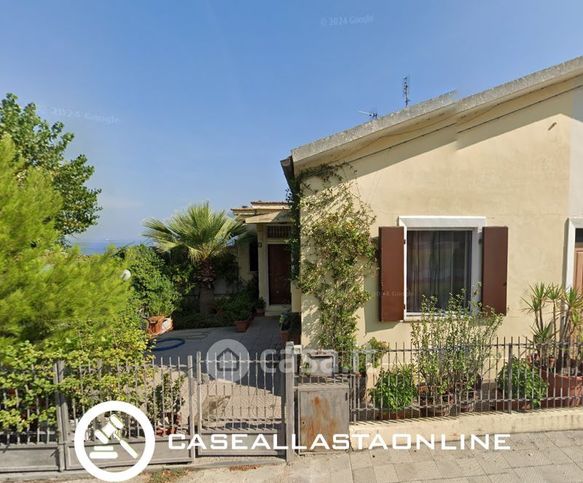 Casa bi/trifamiliare in residenziale in Via Posatora