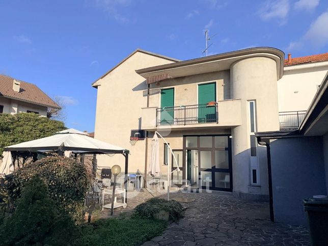 Casa bi/trifamiliare in residenziale in Via Giovanni Cimabue 1
