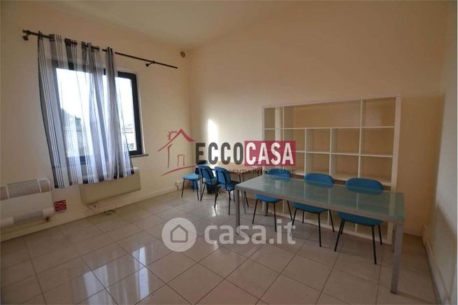 Ufficio in commerciale in 