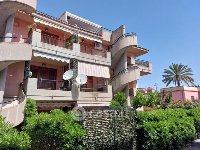 Appartamento in residenziale in Via Capomulini 14