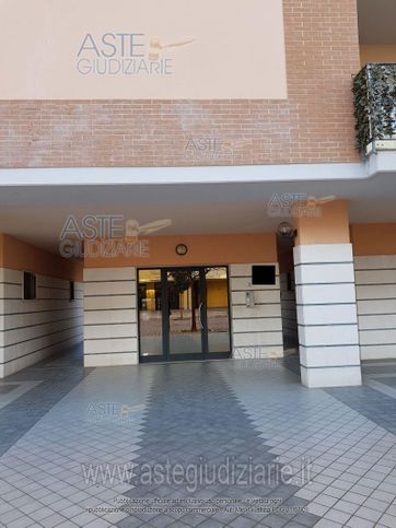 Appartamento in residenziale in Via Marche 3