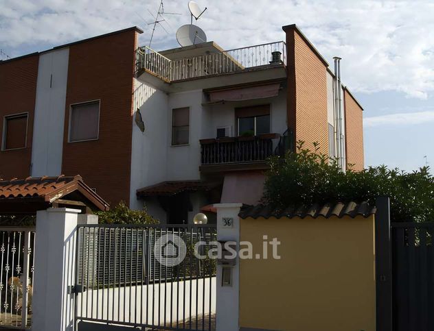 Appartamento in residenziale in Via Trilussa 34