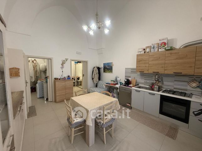 Casa indipendente in residenziale in Via Angiulli 28