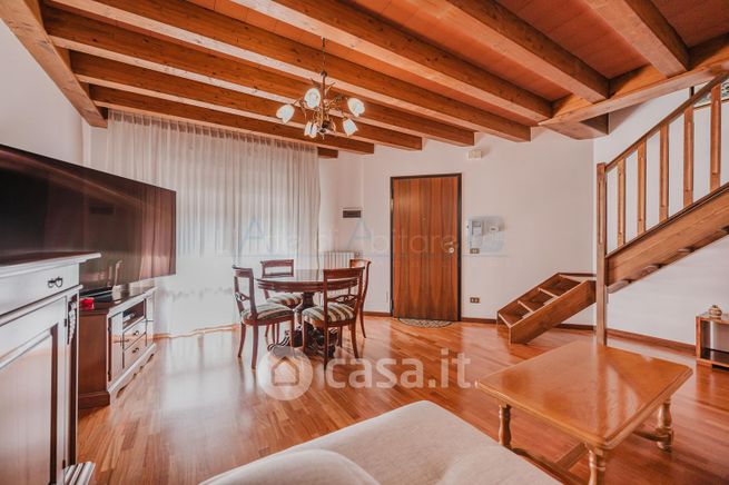 Appartamento in residenziale in Via Capeleo 11