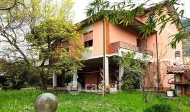 Casa indipendente in residenziale in Piazza della Libertà