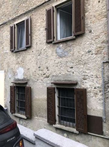 Casa indipendente in residenziale in Via Roma 46