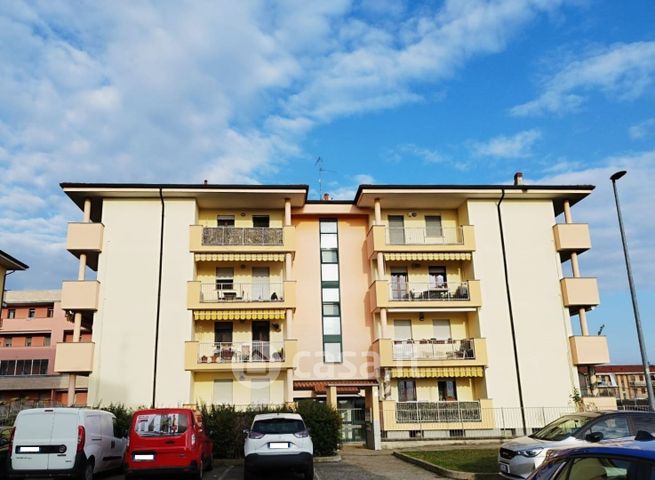 Appartamento in residenziale in Via Seneca 19