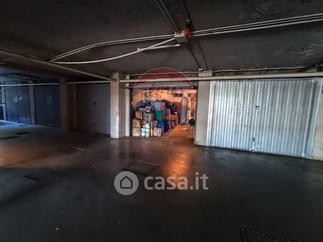 Garage/posto auto in residenziale in Via Saronno 74