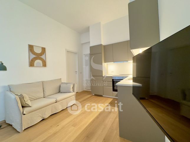 Appartamento in residenziale in Via Cola Montano 8