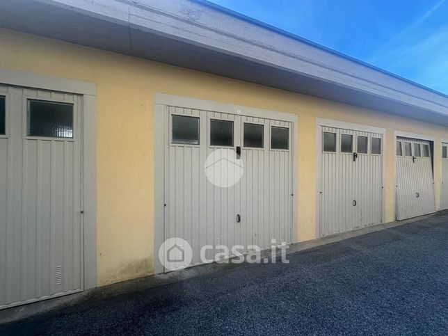 Box/posto auto in residenziale in Via Duccio Galimberti 16