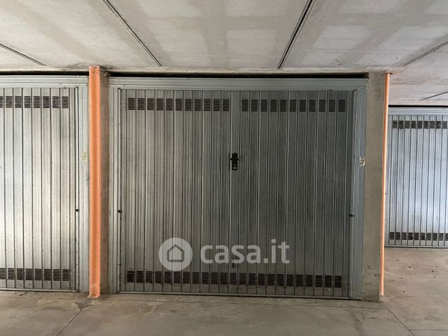 Garage/posto auto in residenziale in Via San Zeno