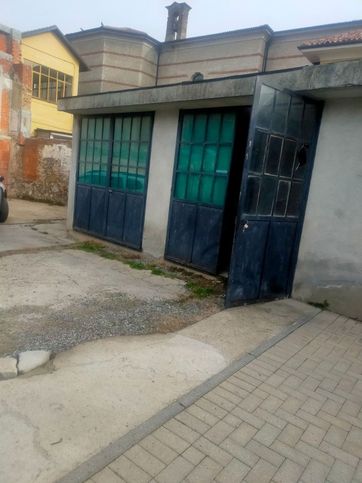 Box/posto auto in residenziale in Via Blandino 18