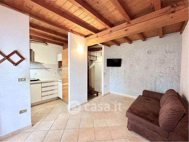 Villetta a schiera in residenziale in Strada Villanova de Bellis 5