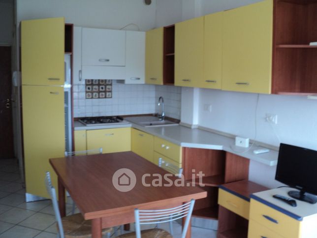 Appartamento in residenziale in Viale dei Lecci 17