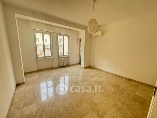 Ufficio in commerciale in Viale Piave 40