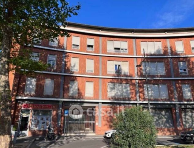 Ufficio in commerciale in Piazza Europa 3