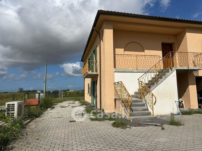 Casa indipendente in residenziale in